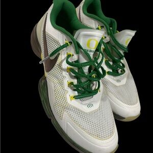 Nike White and Green Athletic Shoes with Breathable Mesh Oregon Ducks Team Issue